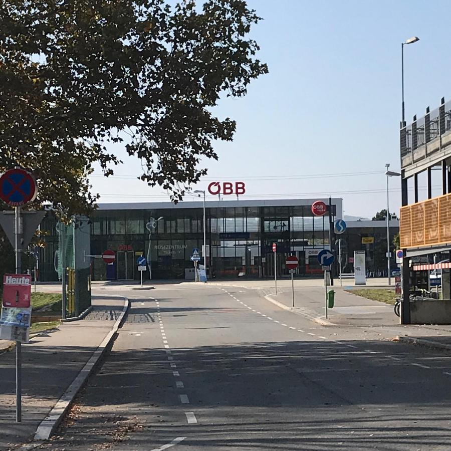 Lg Tiny Korneuburg Exterior foto